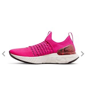 Nike Women's React Phantom Run Flyknit 2 Running Shoes